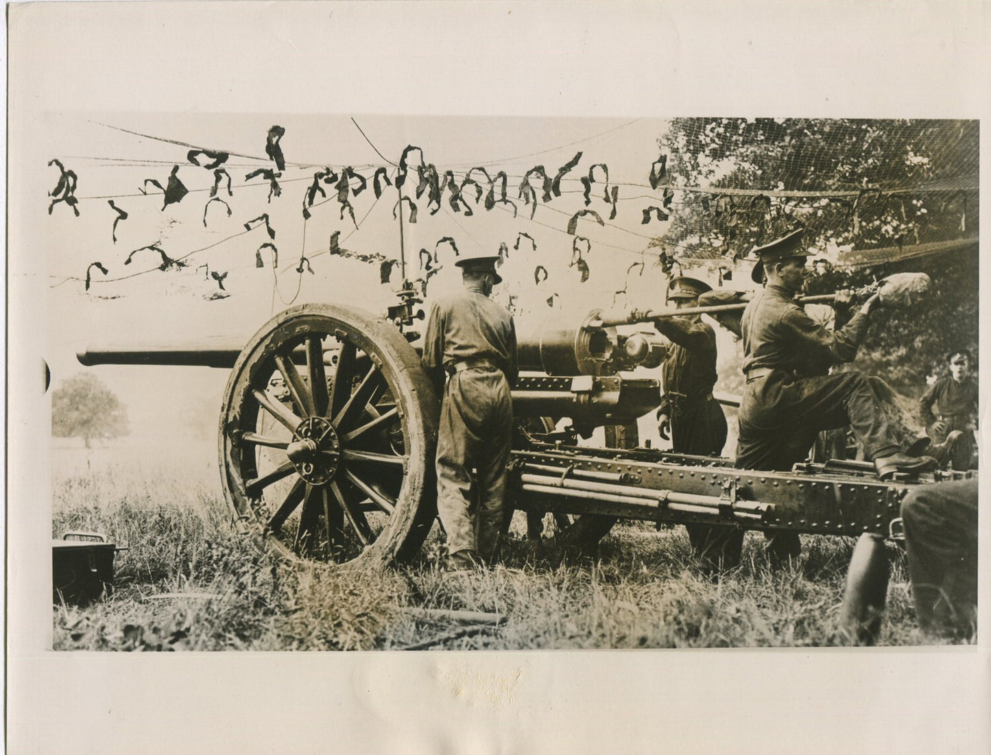 Vintage WWII British Royal Artillery 60-Pound Gun Photo Hersham England 8x10