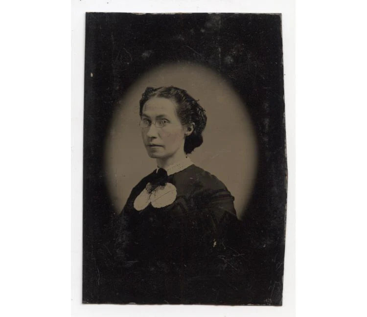 PRETTY LADY TINTED VIGNETTE UNUSUAL TINTYPE