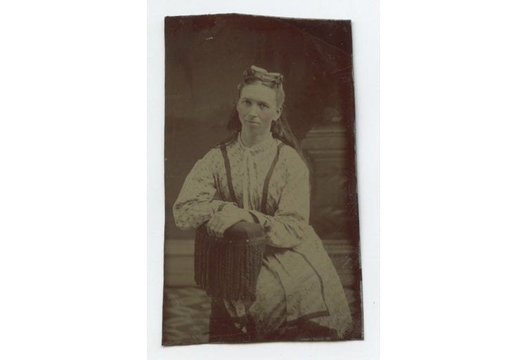 TINTYPE STUDIO PORTRAIT OF LADY W/ LONG HAIR TINTED CHEEKS