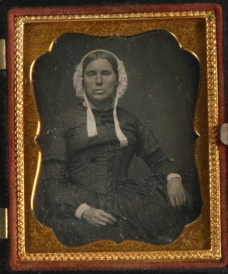 DAGUERREOTYPE GRIM WOMAN IN BONNET. 9TH PLATE, FULL UNION CASE.