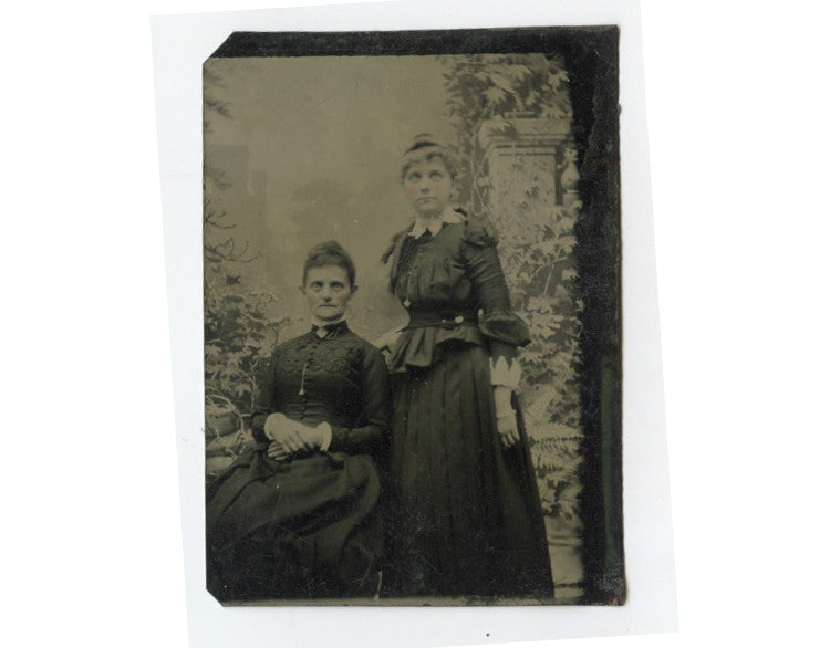 TINTYPE PORTRAIT 2 WELL-DRESSED LADIES MOTHER/DAUGHTER 1/6 PLATE