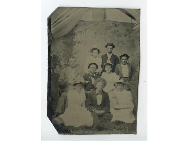 TINTYPE STUDIO PORTRAIT SIBLINGS + SPOUSES? 9 ADULTS, 1/6 PLATE