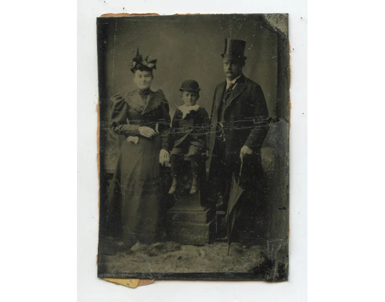GROUP PHOTO, FAMILY W/ GREAT HATS, TINTYPE STUDIO PORTRAIT, 1/6 PLATE