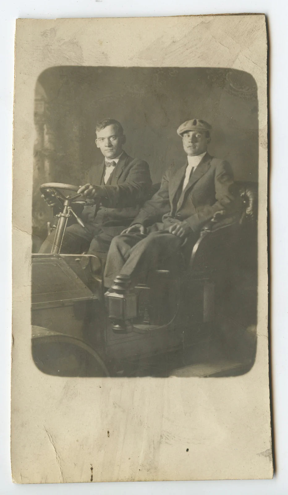 2 WELL DRESSED MEN IN VINT AUTOMOBILE, PHOTO