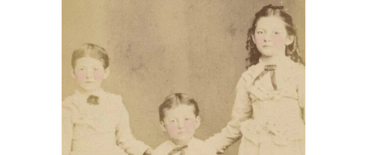 JERSEY SHORE, PA, 3 CUTE SIBLINGS, PHOTO BY POTTER