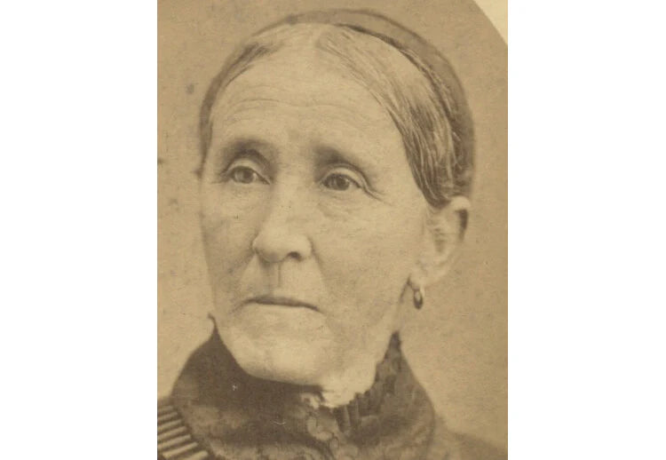 JOHNSTOWN, PA, PHOTO OF LADY W/ PRETTY DRESS BY HENNING