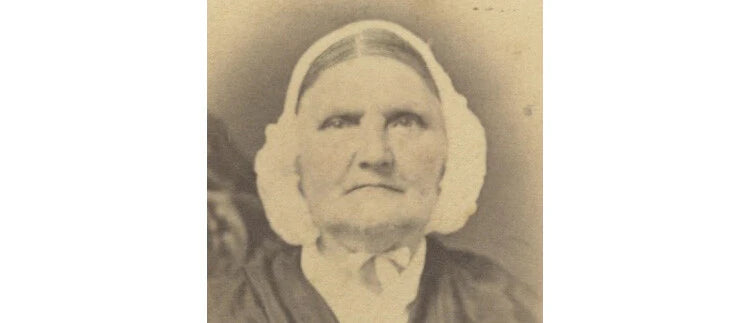 OLDER LADY W/ BONNET STUDIO PHOTO
