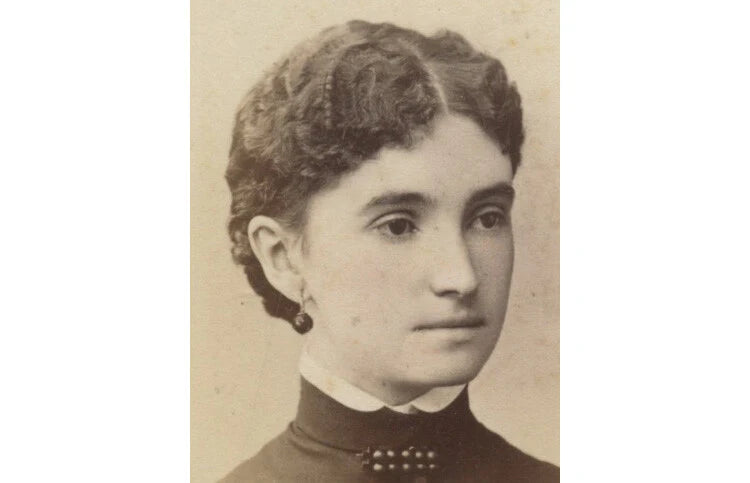 CIVIL WAR ERA LADY W/ BEAUTIFUL DRESS, NEW HAVEN, CONN