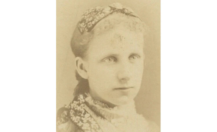 GREAT FALLS, NH, PHOTO BY GARDNER, GIRL W/ LONG HAIR