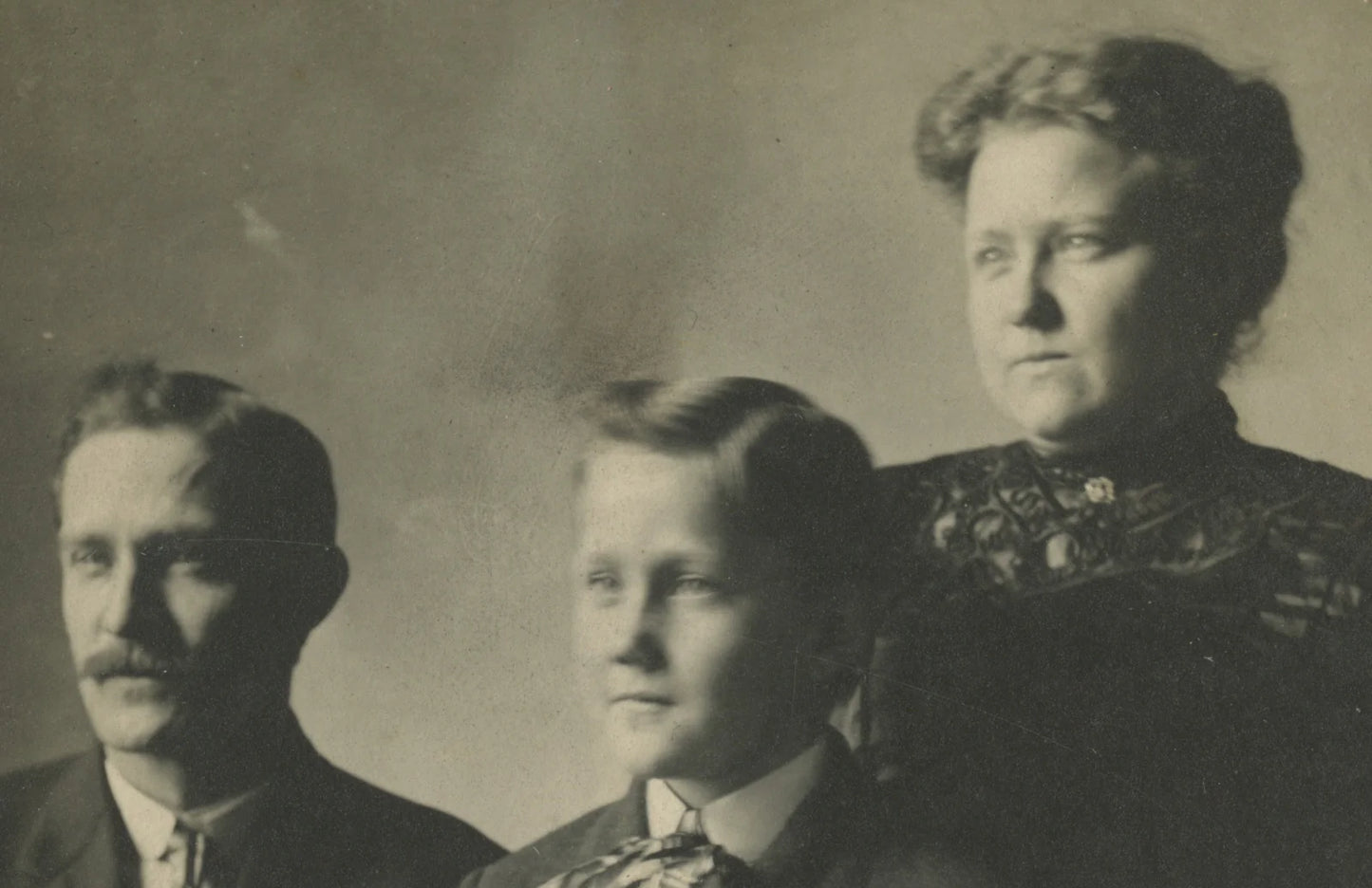 STUDIO PHOTO FAMILY IDED ON BACK WALTER SAURA, WIFE/MOTHER + WALTER JR