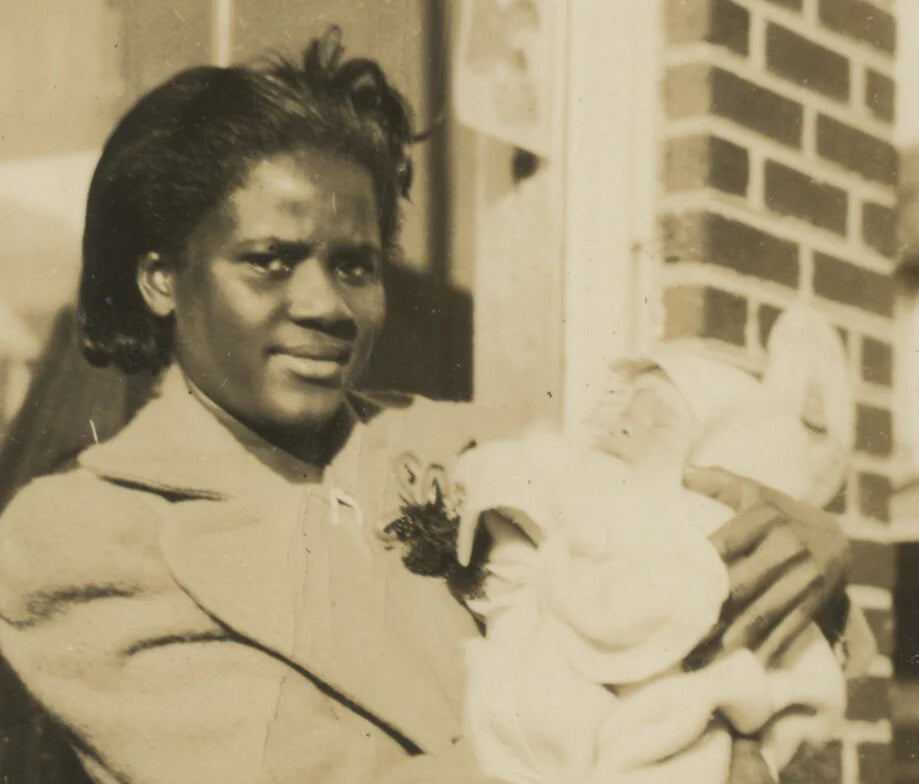 AFRICAN AMERICAN NANNY W/ WHITE BABY1930S, PHOTO