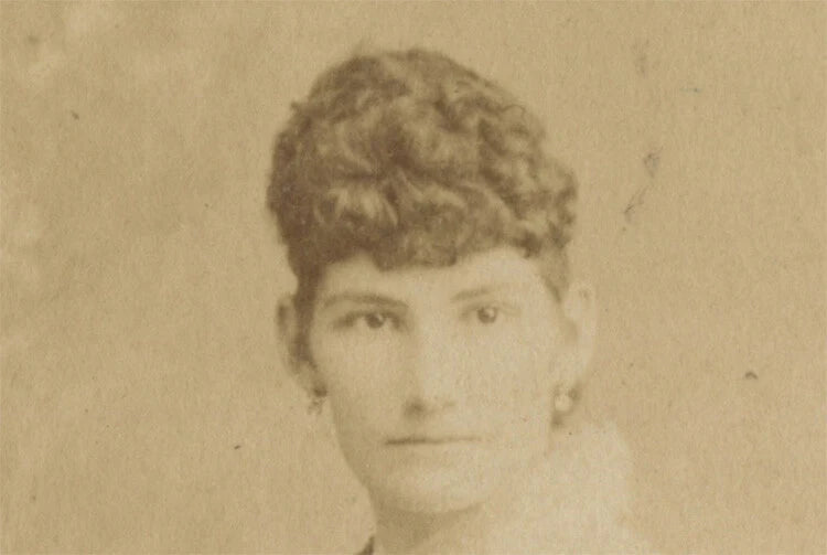 KANSAS CITY, MO, PHOTO OF LADY INFO ON BACK, W/ PRETTY DRESS
