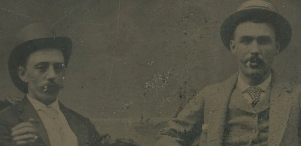 SMOKERS, 2 BROTHERS W/ CIGARS, 1/6 PLATE TINTYPE