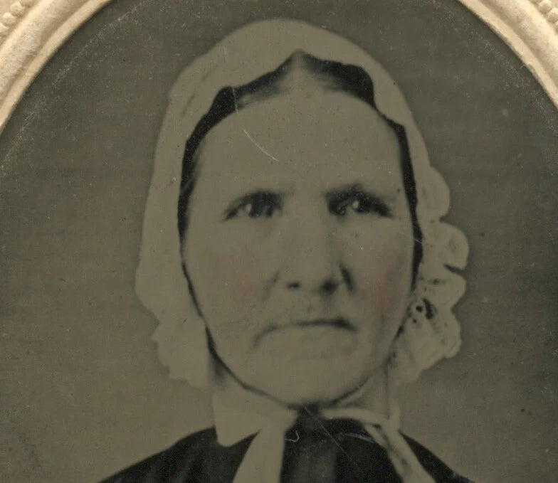 LADY W/ BONNET/BOW 1/9 PLATE TINTYPE