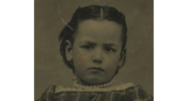PHOTO CUTE GIRL, 1/6 PLATE TINTYPE
