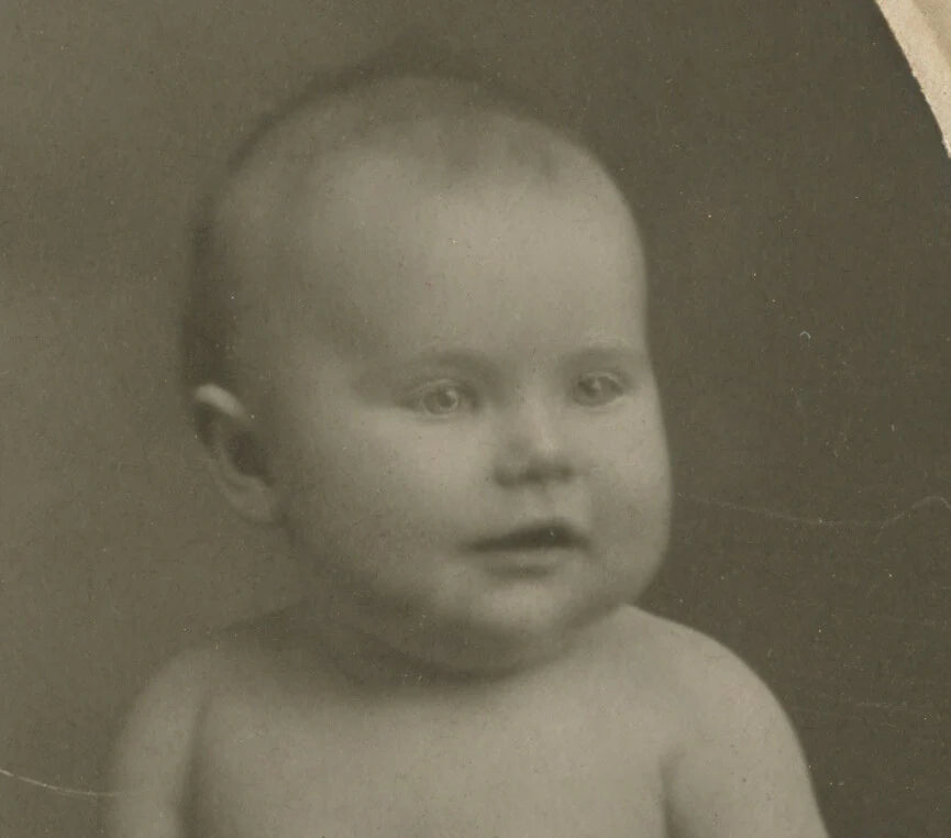 FROM GRAND FORKS, ND, PHOTO OF CUTE BABY