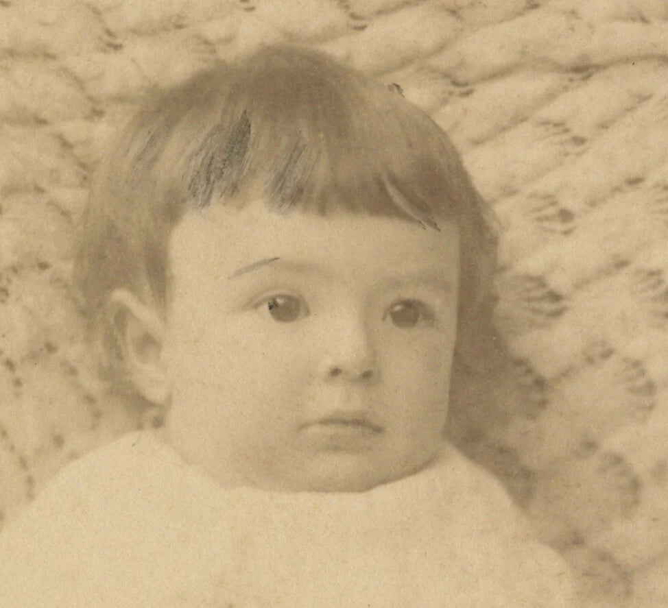 PHILADELPHIA, PA, PHOTO OF CUTE GIRL W/ TOY, SMALL HORN?