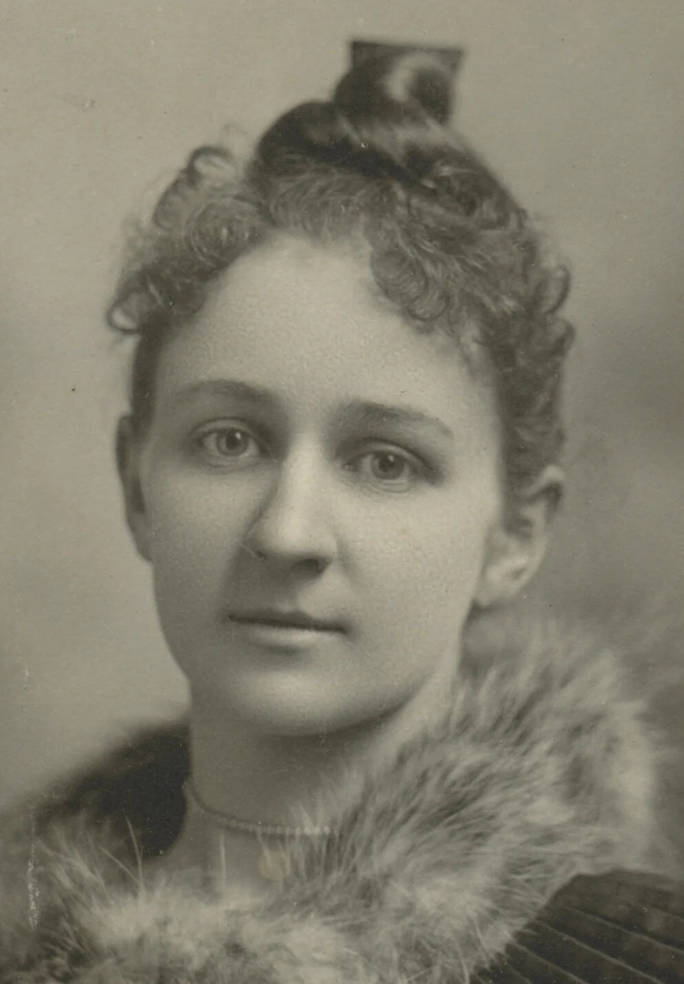FROM CHAMBERSBURG, PA, PHOTO LADY W/ PRETTY DRESS, FUR COLLAR