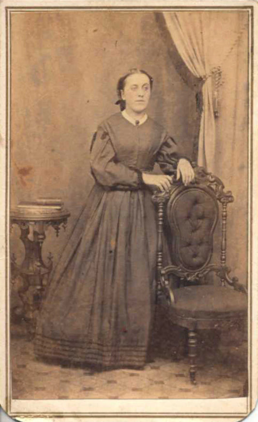 CDV PORTRAIT OF WOMAN W/ ORNATE FURNITURE STAMP ON BACK - STRASBURG, PA