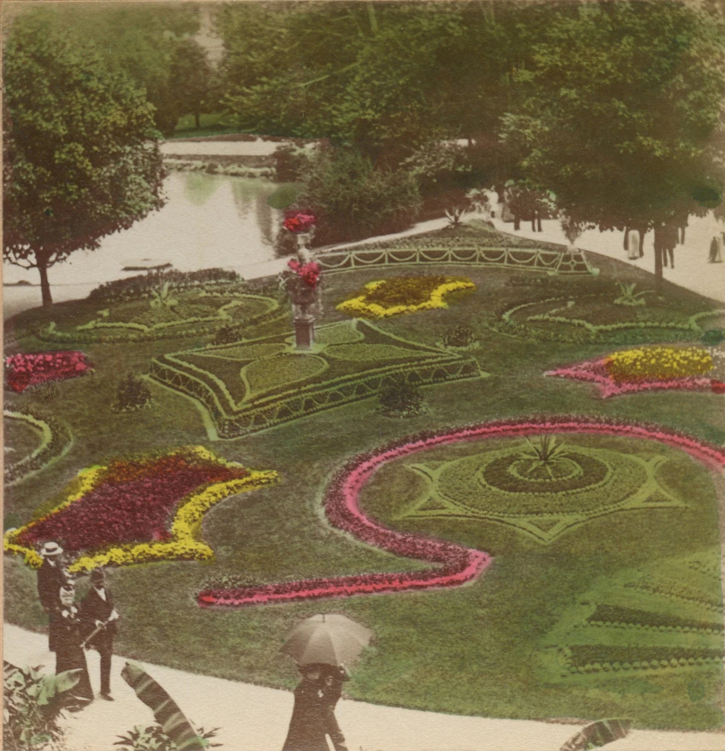 BEAUTIFUL FLORAL GARDEN AREA, VINT PHOTO COLOR