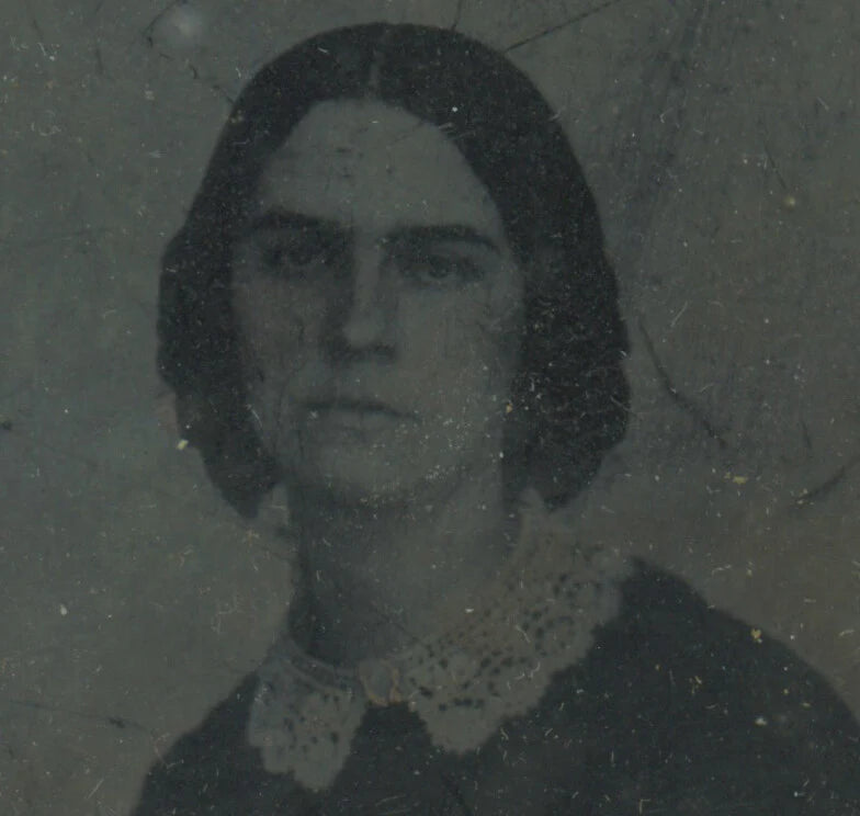 LADY W/ LACE COLLAR AMBROTYPE GILDED FRAME 1/6 PLATE