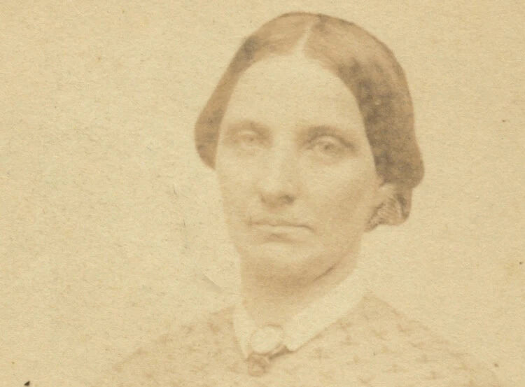 STUDIO PHOTO OF LADY W/ PRETTY DRESS