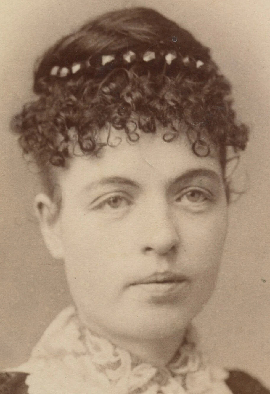 LADY W/ CURLS FROM MANCHESTER, NH, PHOTO BY COLBY