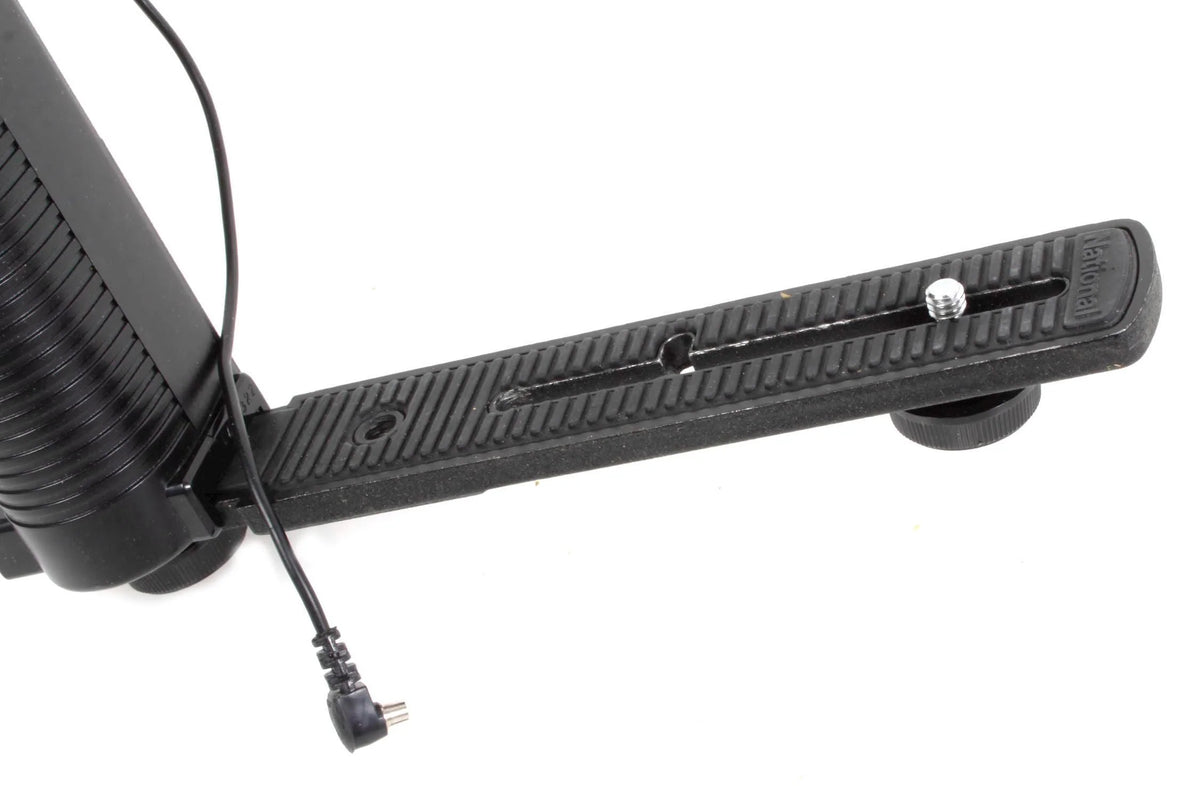 National PE-300SGW Flash w/ Bracket