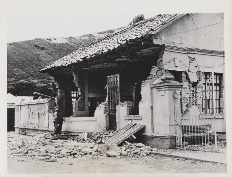 1949 HOUSE IN RUINS AFTER EARTHQUAKE - TINGA, ECUADOR