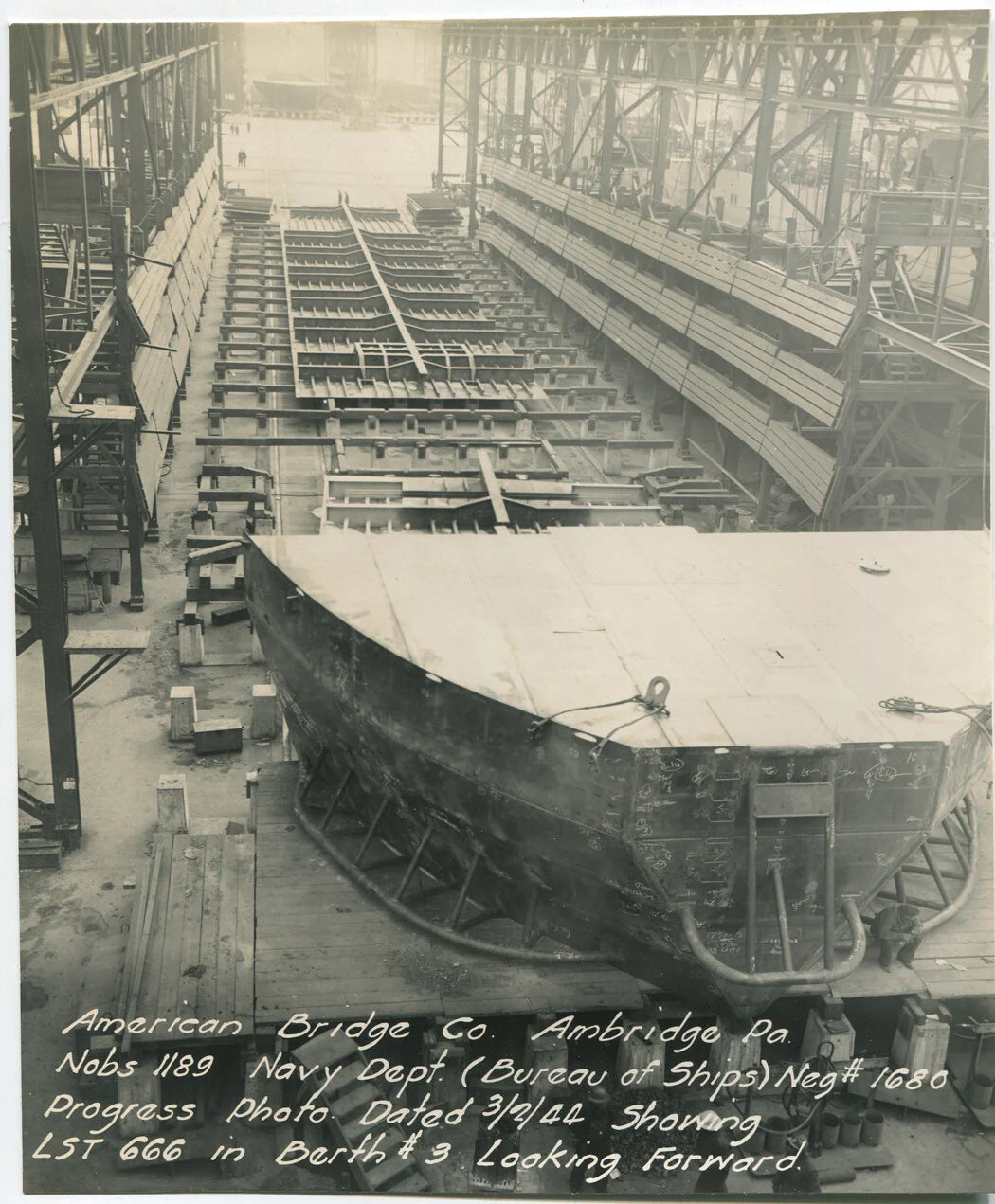 U.S. NAVY USS LST 666, CLASS TANK LANDING SHIP, WWII. AMERICAN BRIDGE CO, PA.