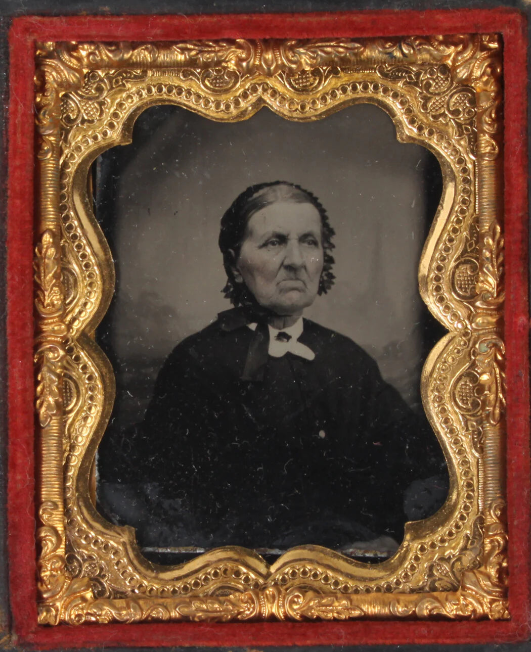 GRIMACING OLD WOMAN, SOUR PUSS. TINTED, 9TH PLATE TINTYPE, FULL CASE.