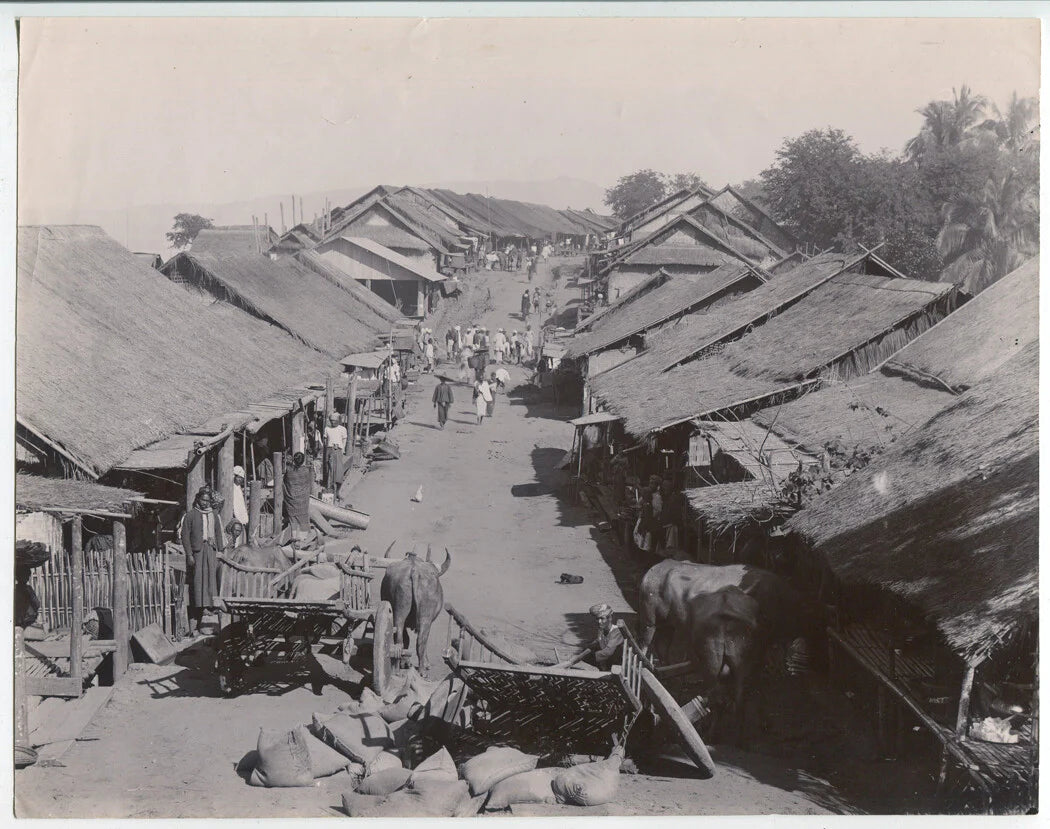 BAZAAR AT BHAMO BURMA. 8.25 X 10.5 INCH UNMOUNTED ALBUMEN. 1880.
