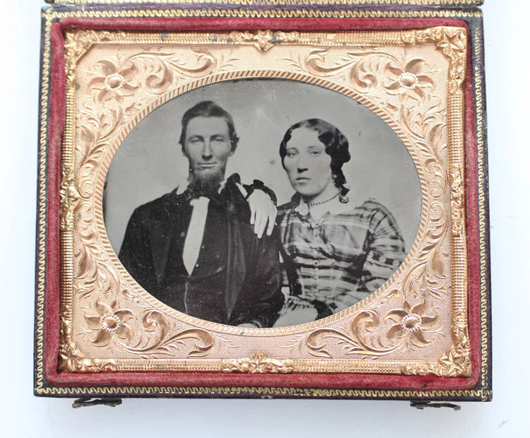 CASED TINTYPE PORTRAIT OF YOUNG COUPLE W/ SMIRKING MAN