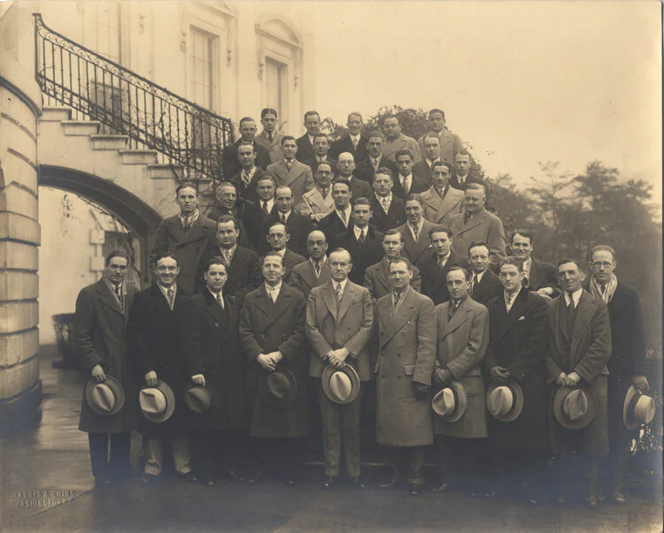 8X10 PHOTO OF PRESIDENT CALVIN COOLIDGE W/ LARGE GROUP AT WHITE HOUSE