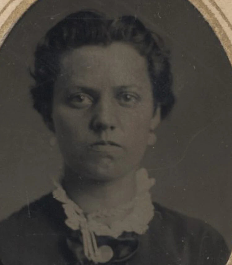 BEAUTIFUL TINTYPE OF WOMAN W/ EMOTIONAL EYES