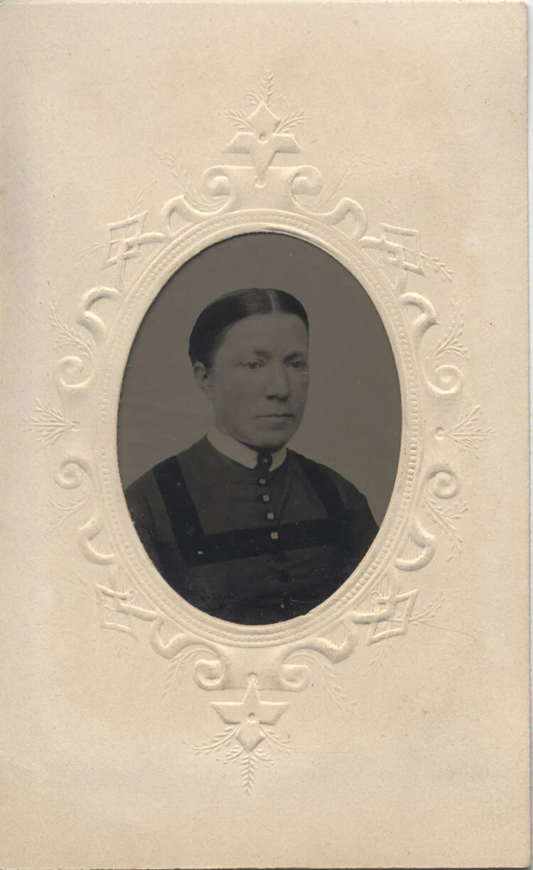 TINTYPE PORTRAIT OF WOMAN W/ PARTED HAIR & TINTED CHEEKS