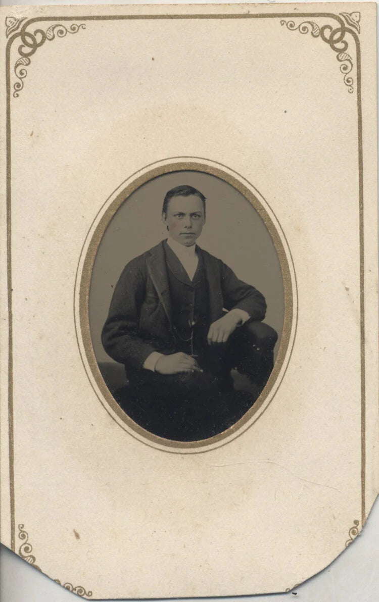 TINTYPE OF PORTRAIT OF DANDY YOUNG MAN IN HIGH COLLAR SUIT