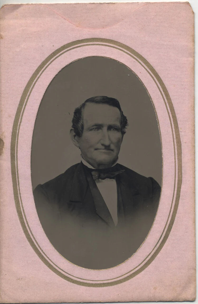 SHARP PORTRAIT OF MAN W/ LIGHT EYES AND RED TINTED CHEEKS