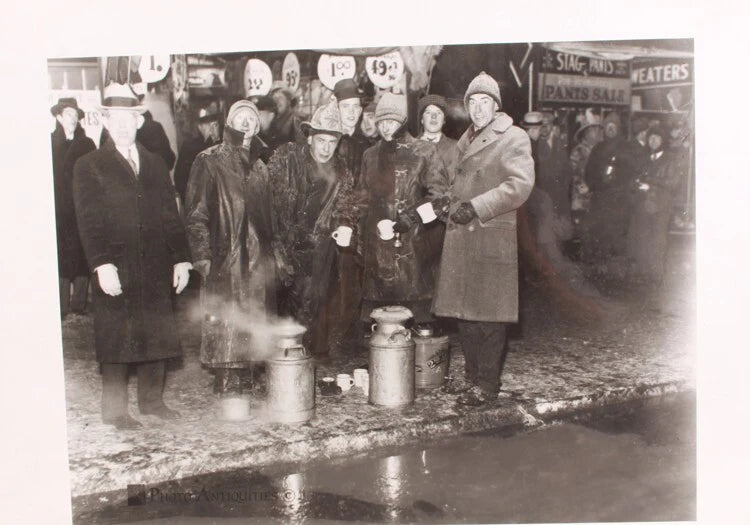 12X16 REPRINT OF 1930S PITTSBURGH GREAT DEPRESSION WORKERS AT COFFEE STATION