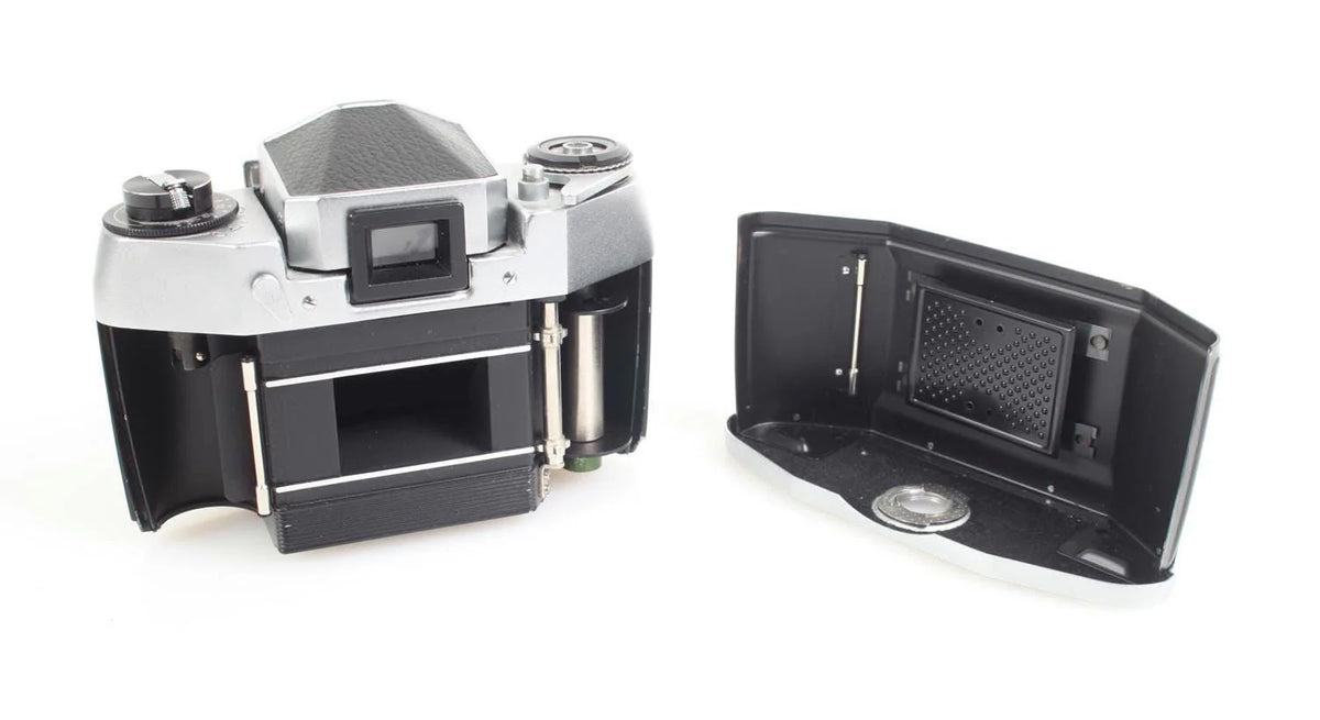 Vintage WORKING EXA 1b 35mm Film Camera w/Tessar 50mm f/2.8 Zeiss Lens