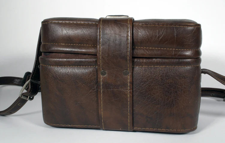 VINTAGE LEATHER RETRO CAMERA CASE AS IS