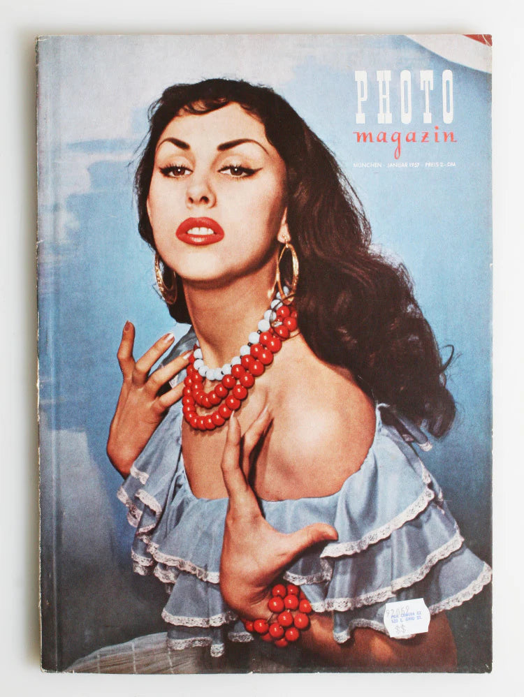 PHOTO MAGAZINE JANUARY 1957 ISSUE