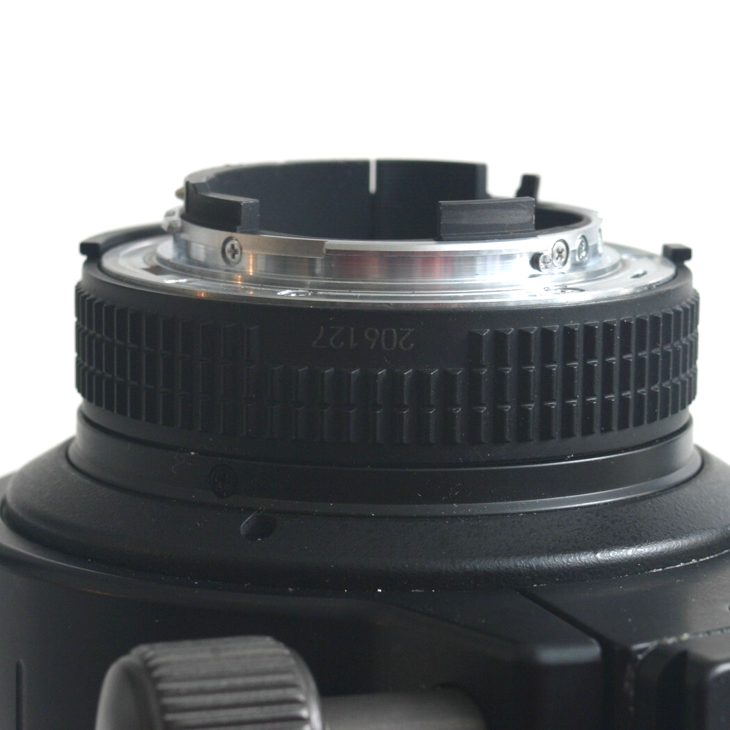 300MM F 4 NIKON ED LENS WITH ORIGINAL FRONT AND REAR CAPS