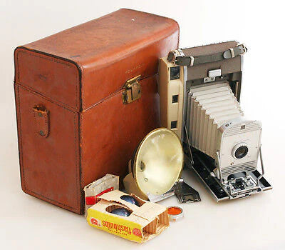 POLAROID 800 OUTFIT CAMERA/CASE/ACCESSORIES