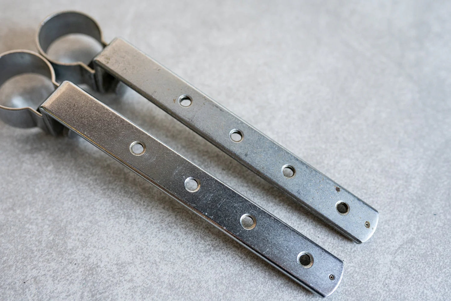Flash Tube Bracket - Set of 2 - No Screws Included