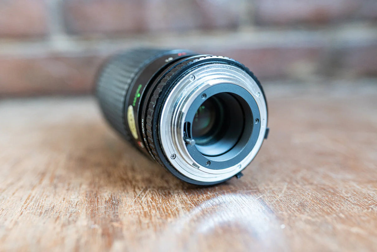 Focal MC Auto 80-200mm f4 Zoom Lens for Minolta MD Mount Cameras