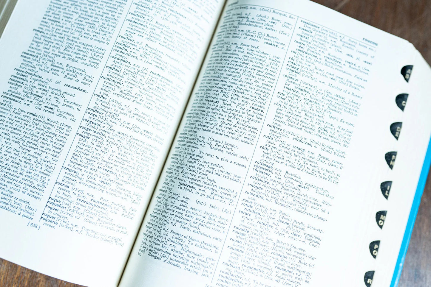 Cassells French Dictionary: French-English / English-French