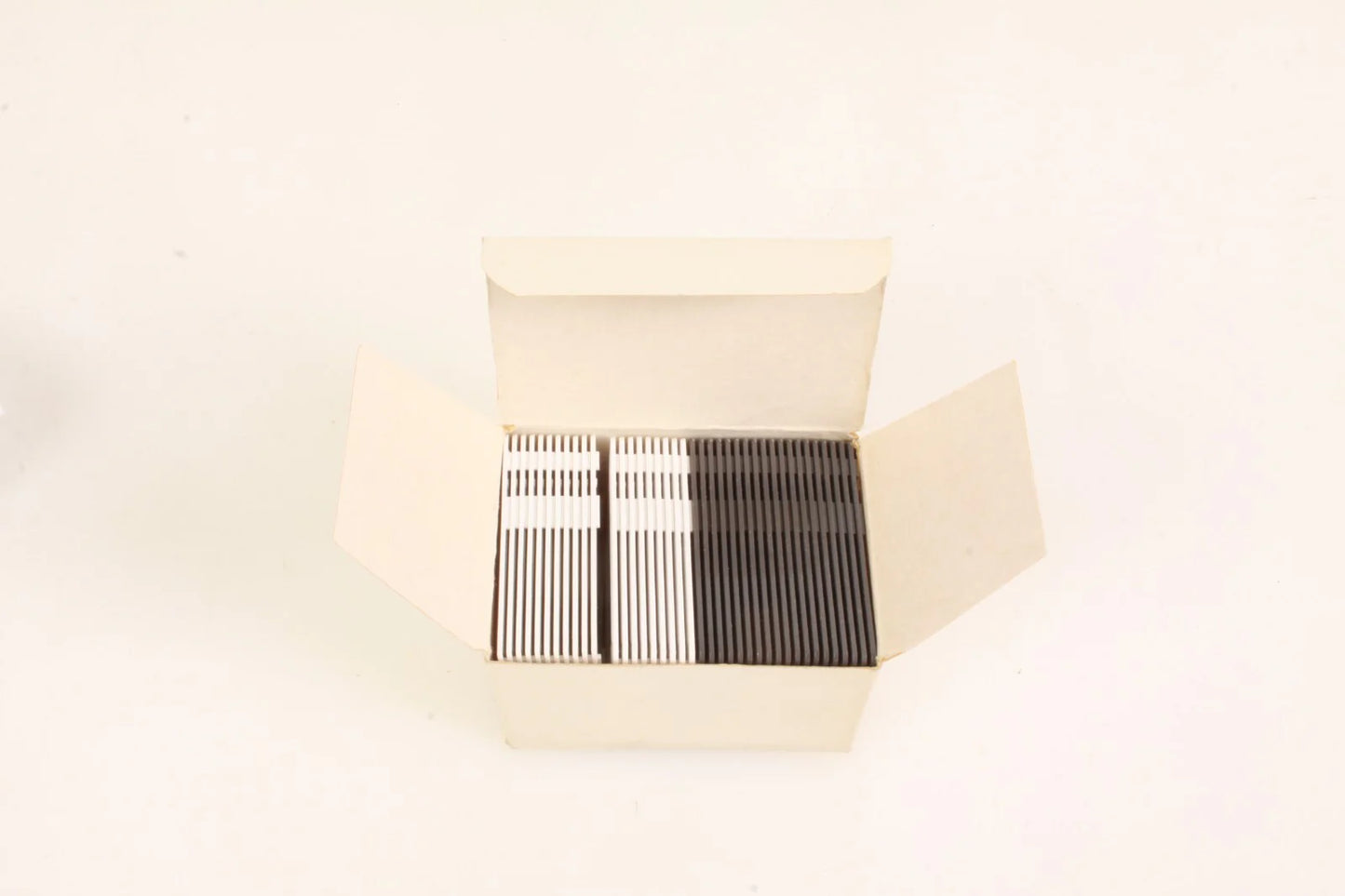 GEPE 6914 Slide Mounts Glass Circle 35mm 20 Pack