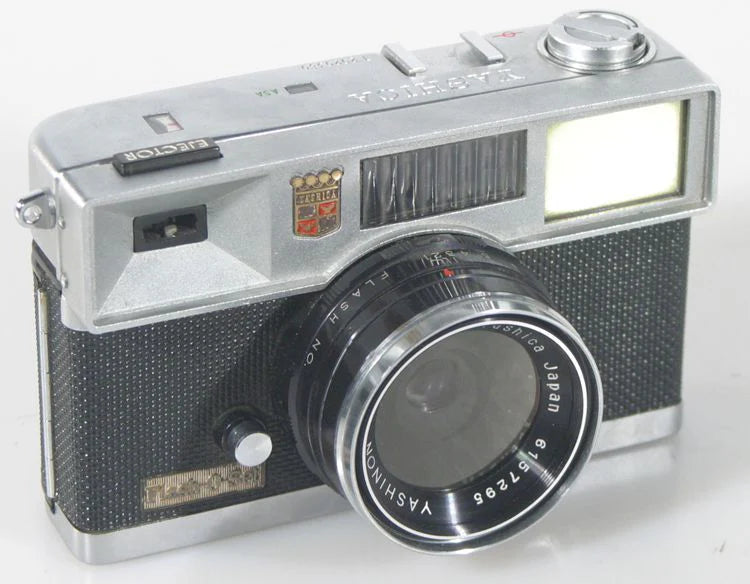 YASHICA Flash-o-set CAMERA BODY FOR PARTS