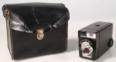 KODAK BROWNIE FUN SAVER 8MM MOVIE CAMERA W/ CASE